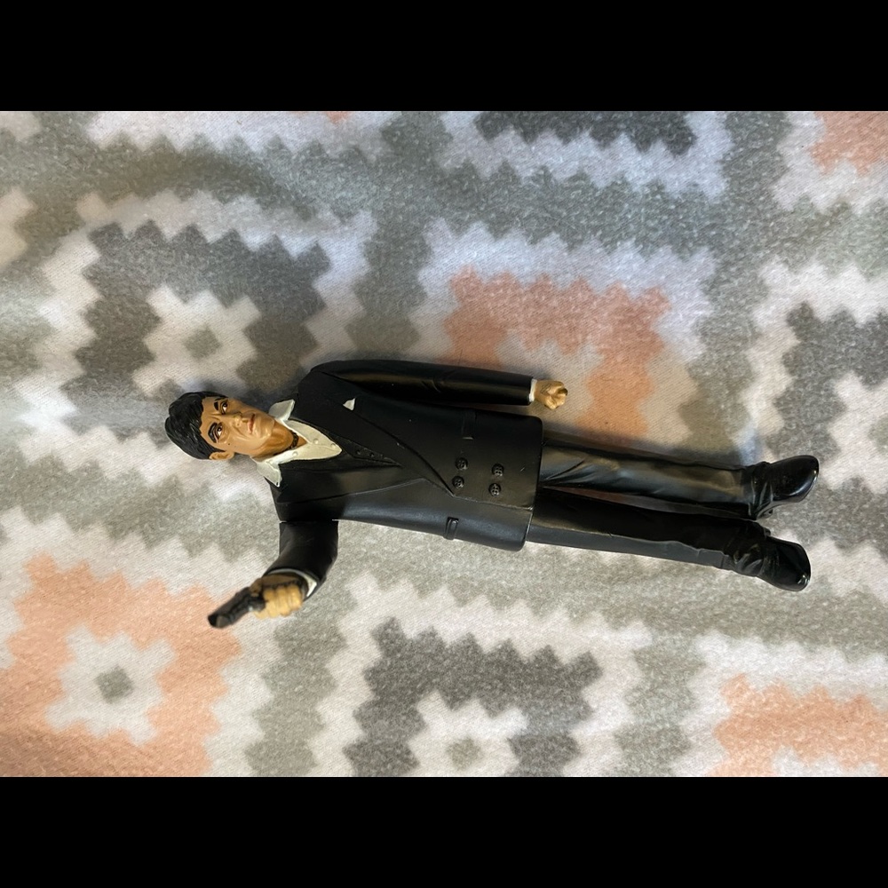 Scarface figure